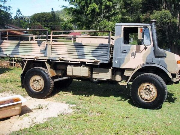 1983 MERCEDES-BENZ UNIMOG