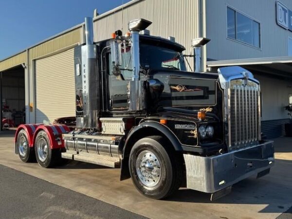 2017 KENWORTH T659 - Image 2