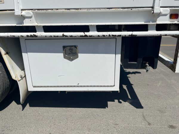 2017 ISUZU NPR75-190 - Image 10