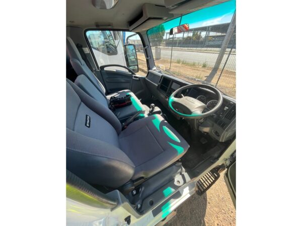 2017 ISUZU NPR75-190 - Image 14