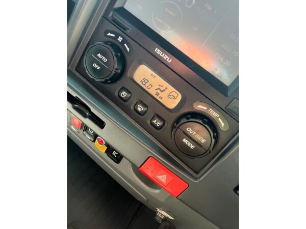 2017 ISUZU NPR75-190 - Image 17