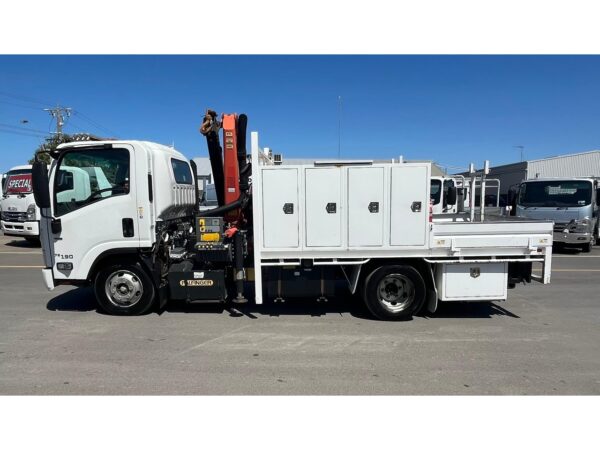 2017 ISUZU NPR75-190 - Image 2