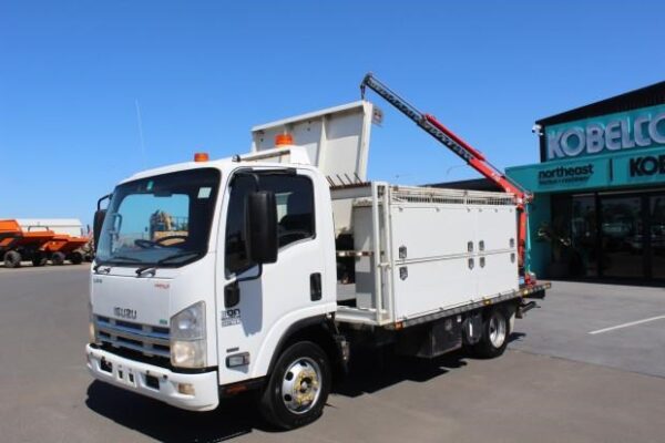 2014 ISUZU NPR300 - Image 17