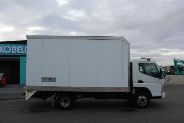 2009 FUSO CANTER - Image 3