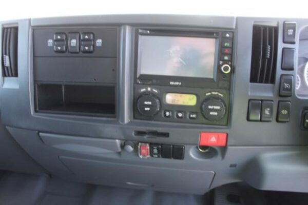 2014 ISUZU NPR400 - Image 12