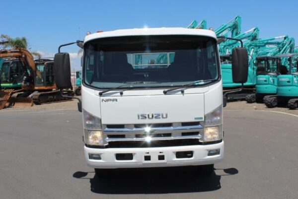 2014 ISUZU NPR400 - Image 2