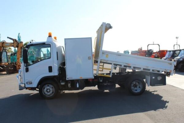 2016 ISUZU NPR 65/45-190 - Image 13
