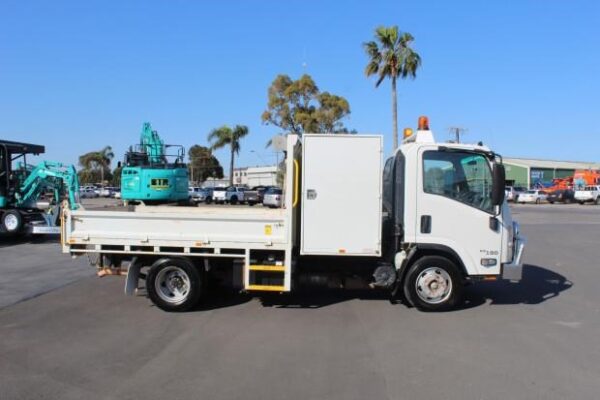 2016 ISUZU NPR 65/45-190 - Image 4