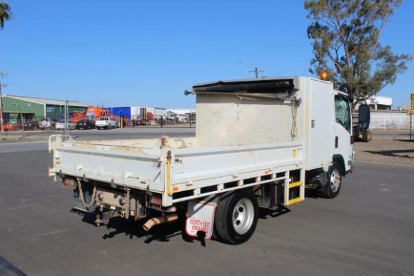 2016 ISUZU NPR 65/45-190 - Image 5