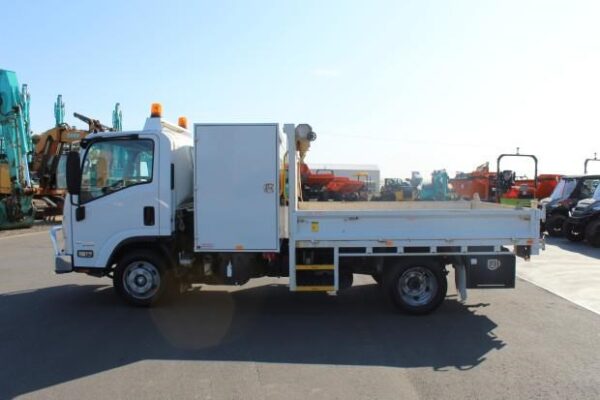 2016 ISUZU NPR 65/45-190 - Image 8