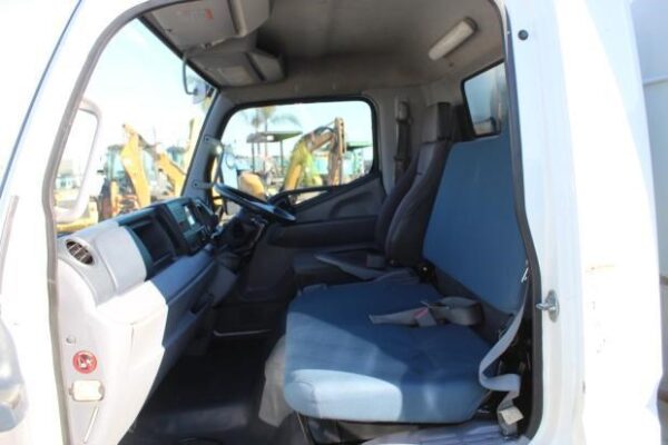 2015 FUSO CANTER 815 - Image 21