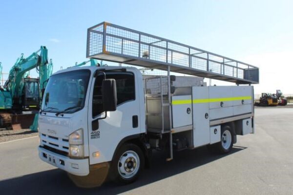 2011 ISUZU NQR450