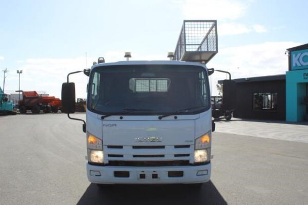 2011 ISUZU NQR450 - Image 2