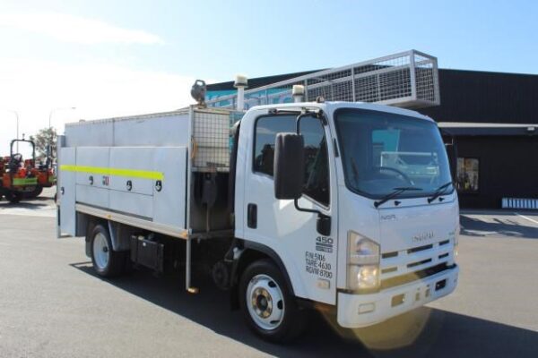 2011 ISUZU NQR450 - Image 3