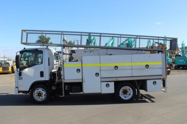 2011 ISUZU NQR450 - Image 14
