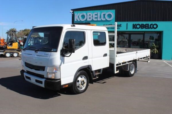 2017 FUSO CANTER 815