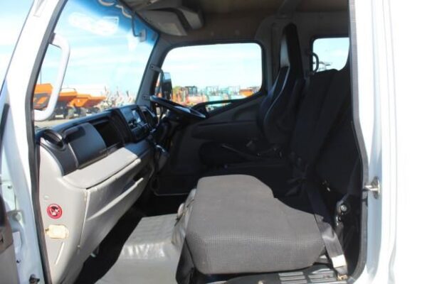 2017 FUSO CANTER 815 - Image 15