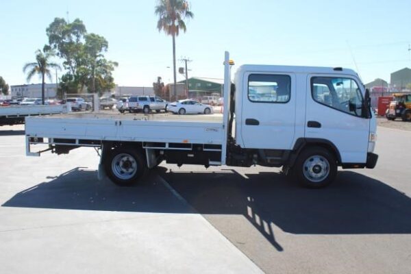 2017 FUSO CANTER 815 - Image 5