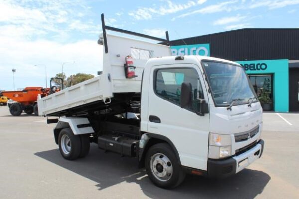 2018 FUSO CANTER 515