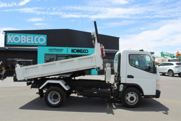 2018 FUSO CANTER 515 - Image 16