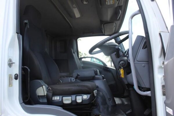 2011 ISUZU FTR900 - Image 7