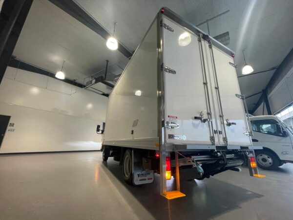 2024 FUSO CANTER 515 - Image 6