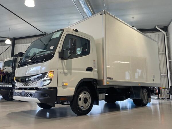 2024 FUSO CANTER 515 - Image 11