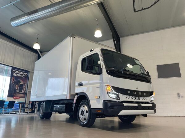 2024 FUSO CANTER 515 - Image 12