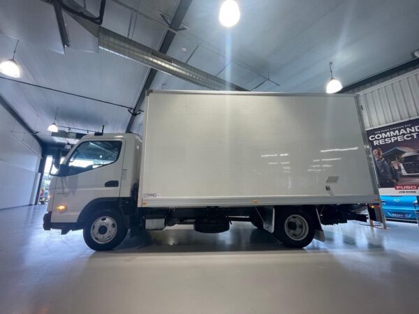 2024 FUSO CANTER 515 - Image 4