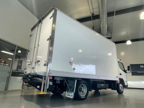 2024 FUSO CANTER 515 - Image 17
