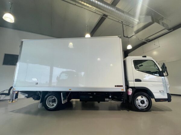 2024 FUSO CANTER 515 - Image 18