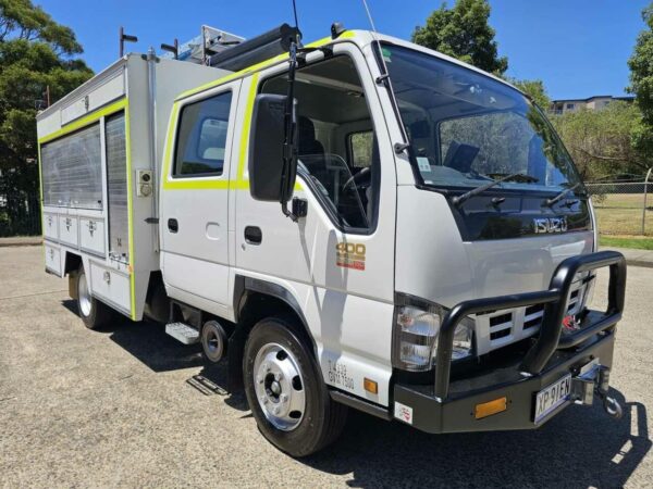 2007 ISUZU NPR400