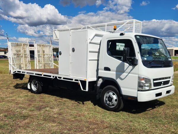 2009 FUSO CANTER 4.0 - Image 2