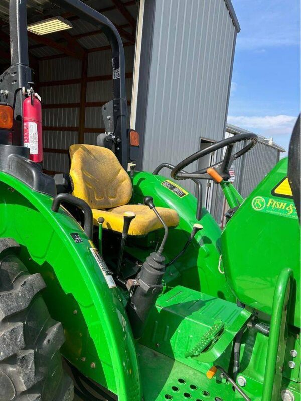 2017 JOHN DEERE 5055E - Image 3