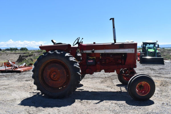 1968 INTERNATIONAL 656 - Image 2