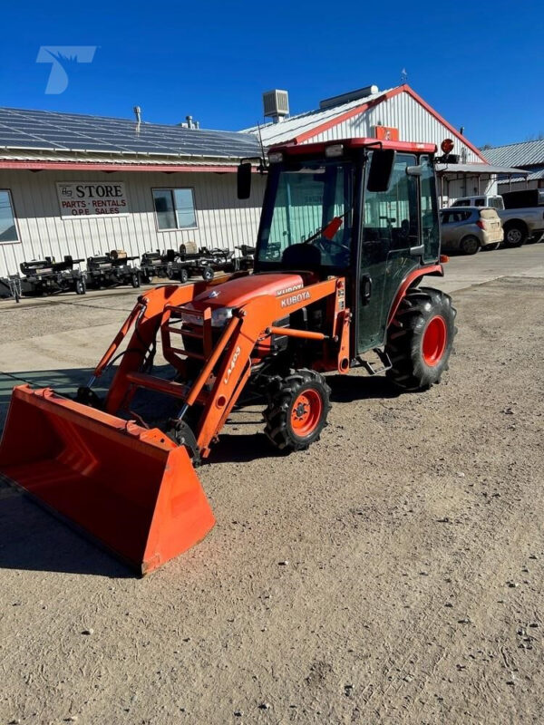 2011 KUBOTA B3000HSDCC