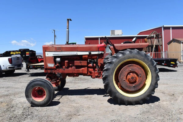1968 INTERNATIONAL 656