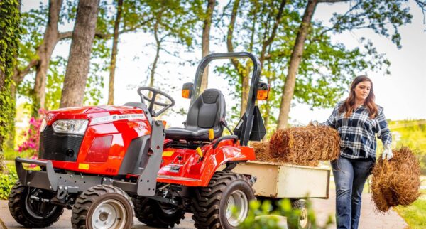 2023 MASSEY FERGUSON GC1723E