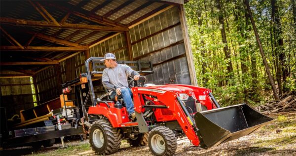2023 MASSEY FERGUSON GC1723E - Image 2