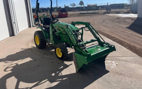 2015 JOHN DEERE 2025R - Image 4