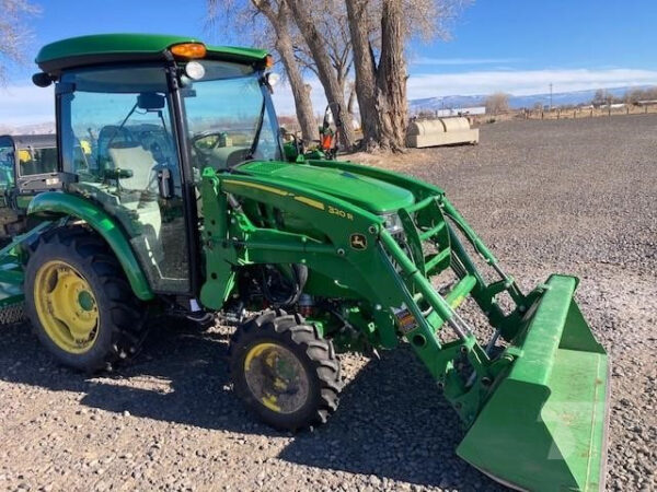 2020 JOHN DEERE 3046R - Image 4