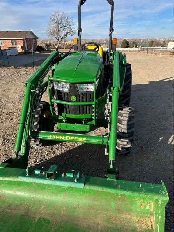 2015 JOHN DEERE 4044M - Image 3