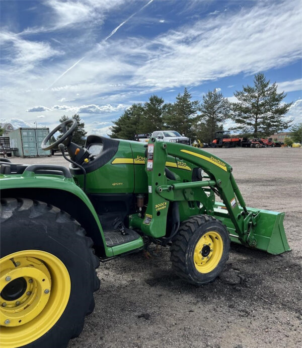 JOHN DEERE 3520 - Image 9