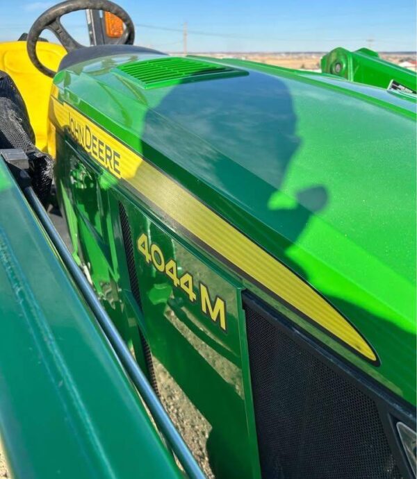 2015 JOHN DEERE 4044M - Image 4