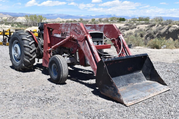 1977 MASSEY FERGUSON 245 - Image 2