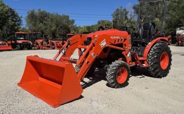 2023 KUBOTA LX4020HSD - Image 4