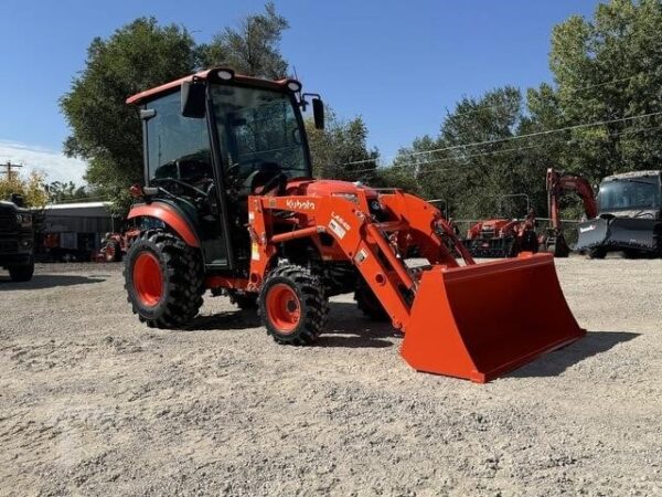 2024 KUBOTA LX3520HSDC - Image 2