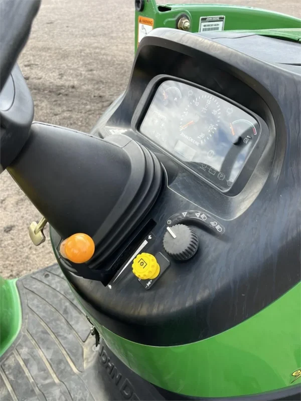 JOHN DEERE 3520 - Image 4